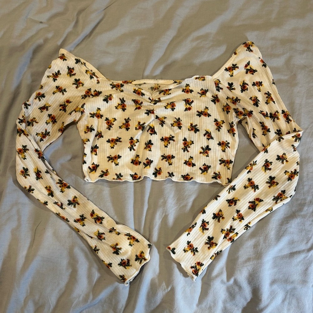 AE Studio Floral White Long Sleeve Crop Top